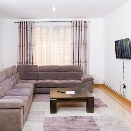 Lake Breeze Apartments ナイバシャ エクステリア 写真