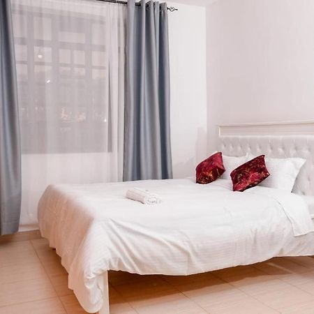 Lake Breeze Apartments ナイバシャ エクステリア 写真