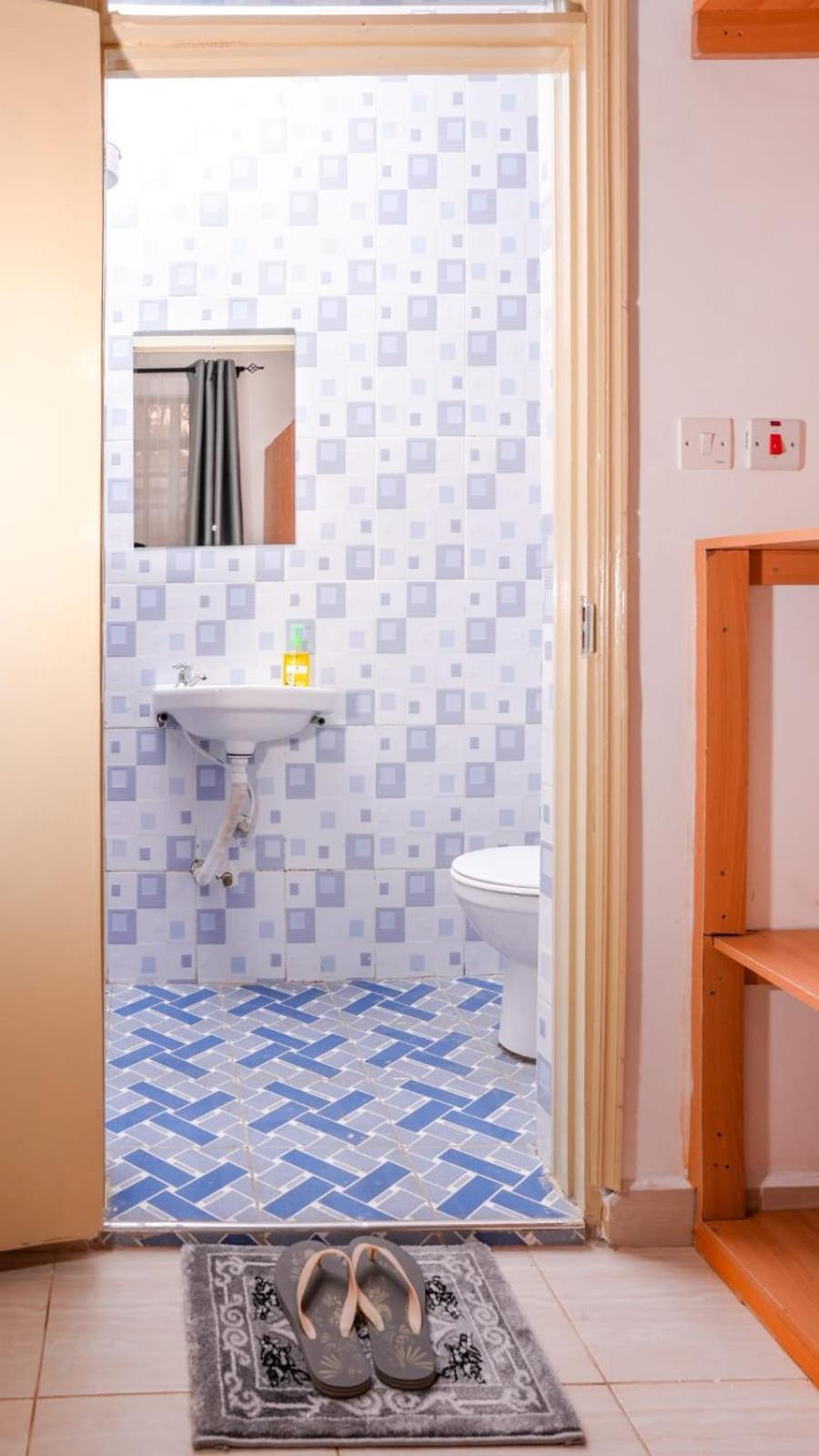 Lake Breeze Apartments ナイバシャ エクステリア 写真